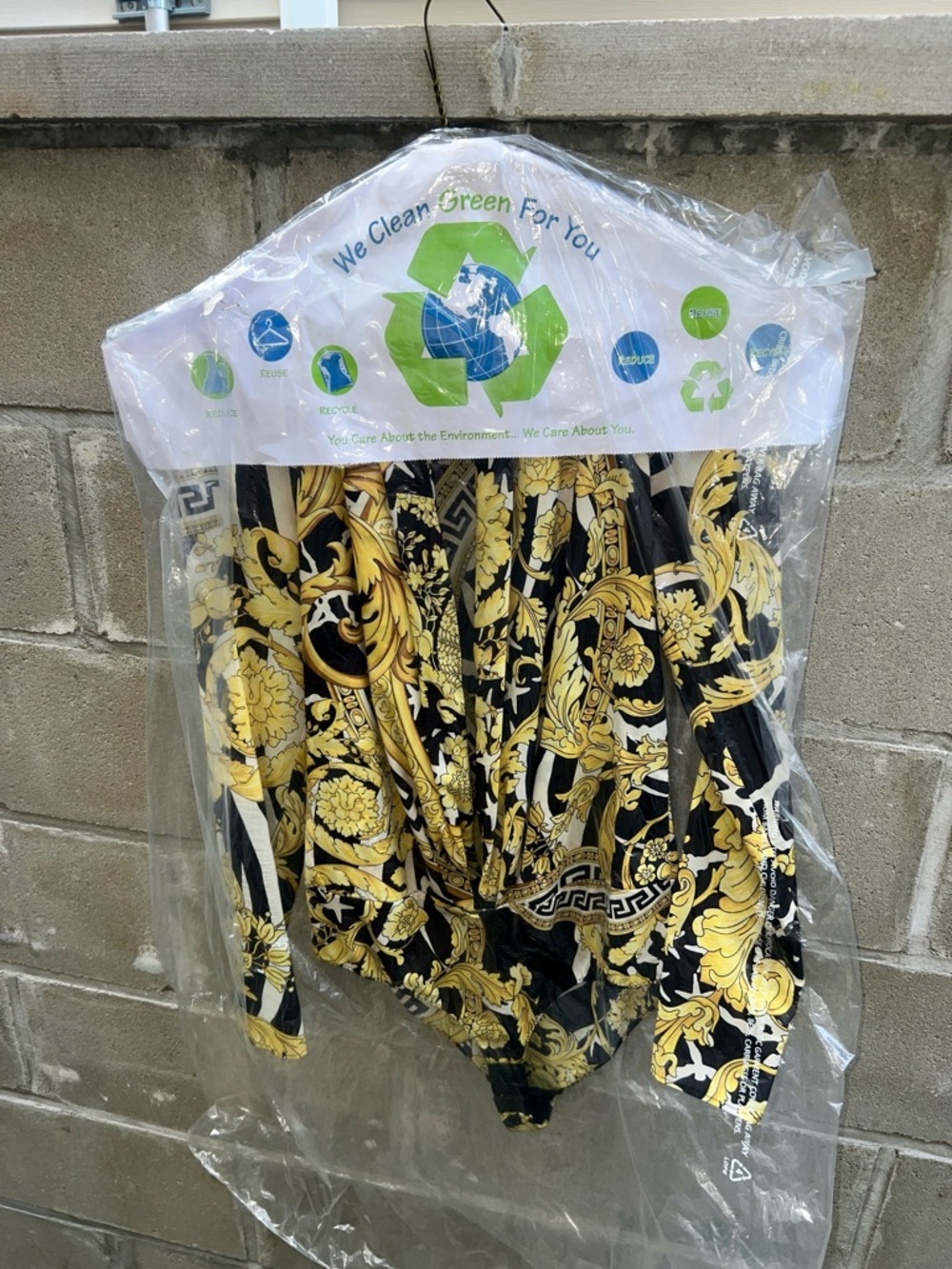 Rare Versace classic Savage Barocco Print
Draped Bodysuit - Picture 10 of 11